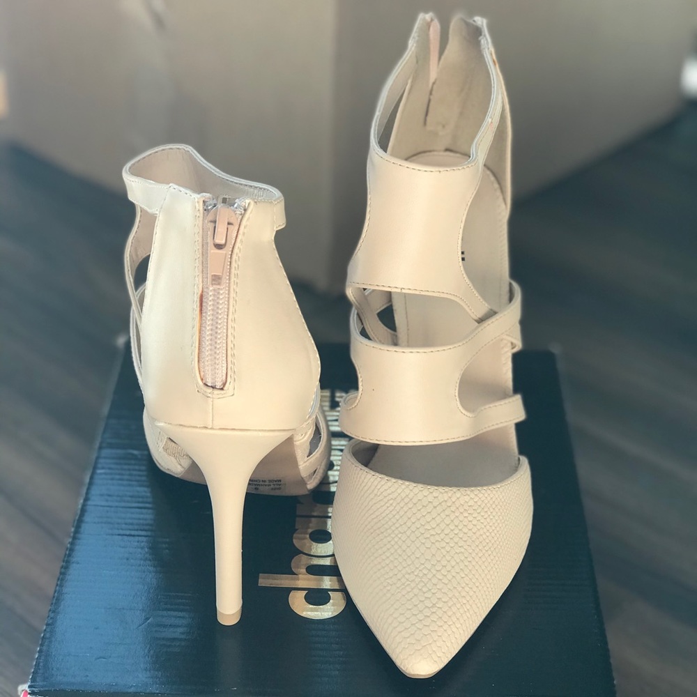 Tan snakeskin court shoe